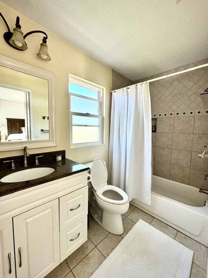 2512 Santa Ana Ave #D - Photo 7 of 16