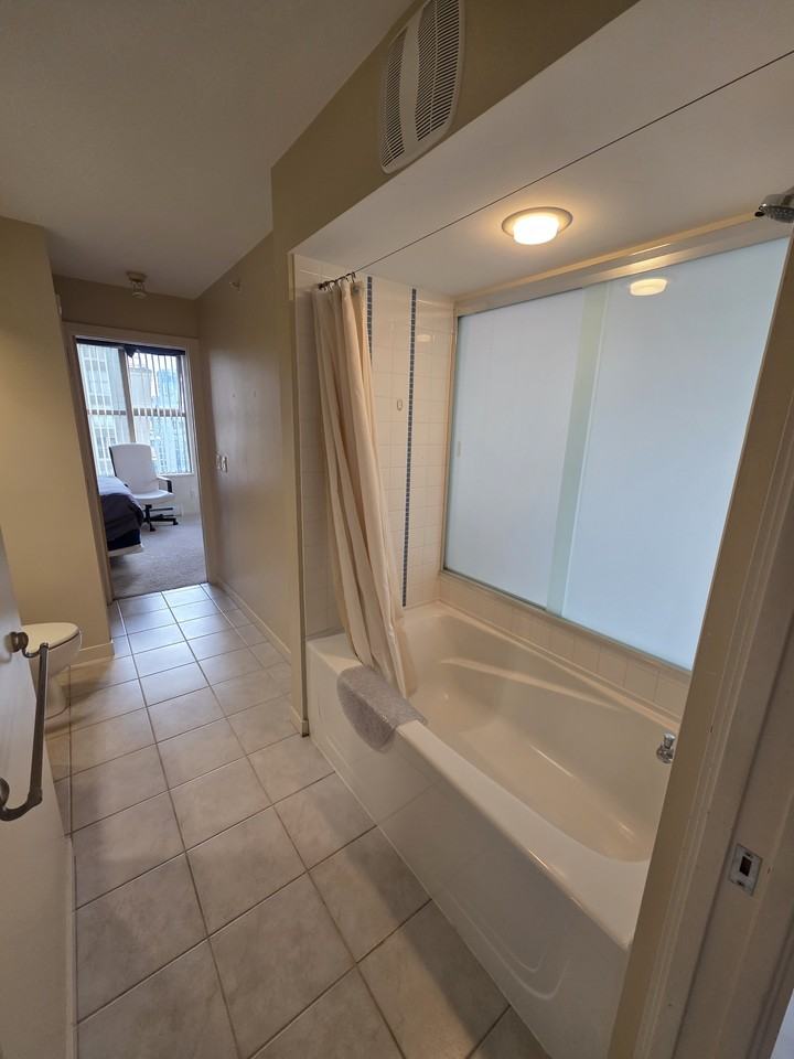 969 Richards Street #1702 - Photo 7 of 10
