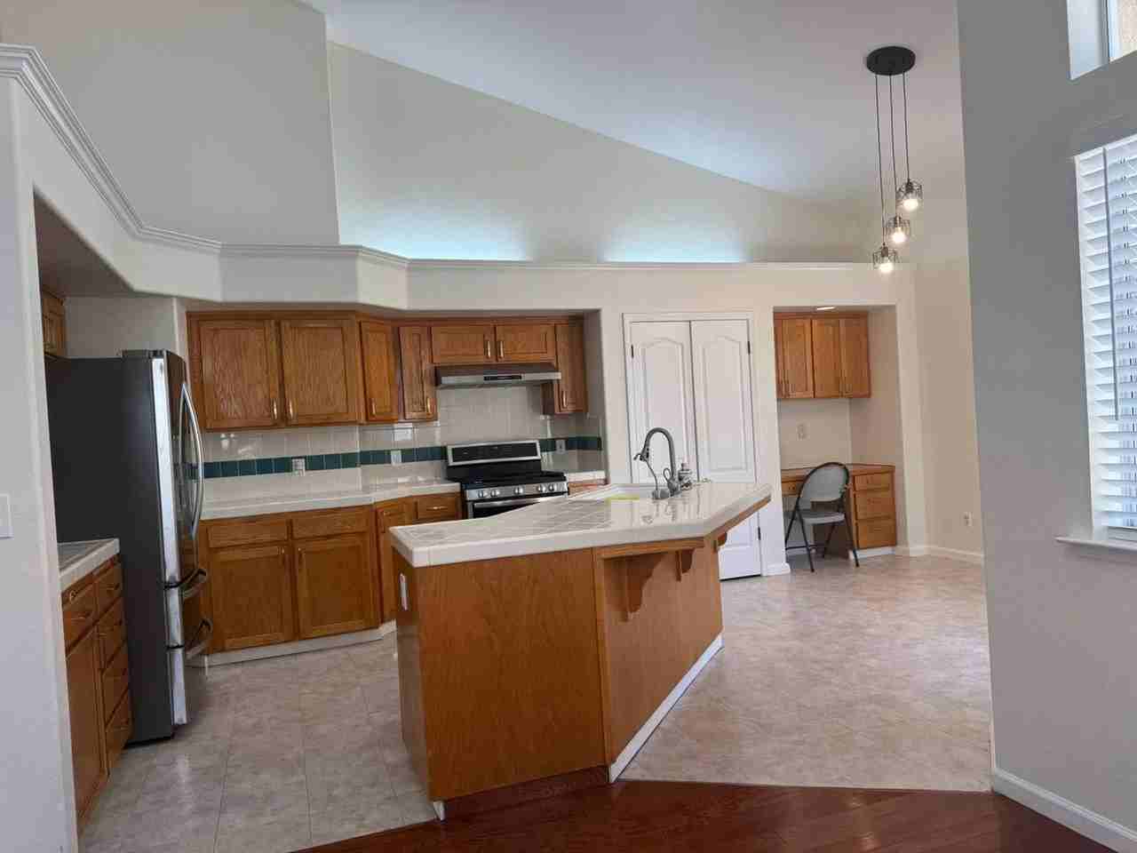 10374 N Sierra Vista Ave - Photo 3 of 29