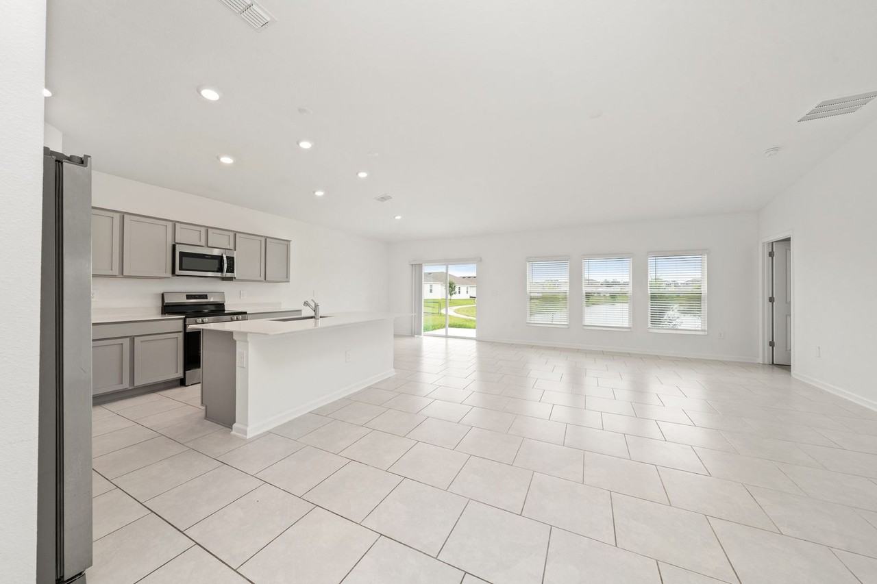 4816 Edensbridge Ln - Photo 4 of 40