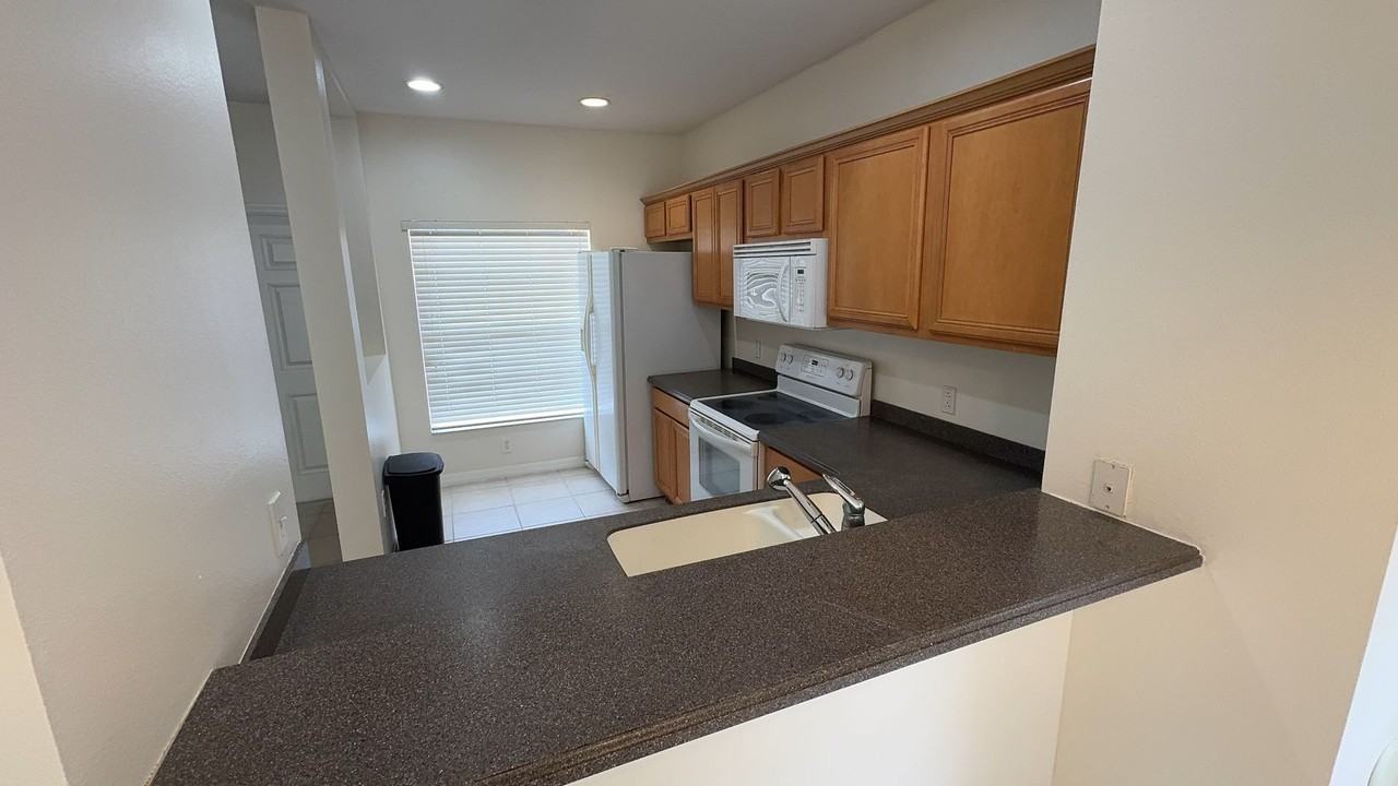 8511 Trail Wind Dr - Photo 6 of 32