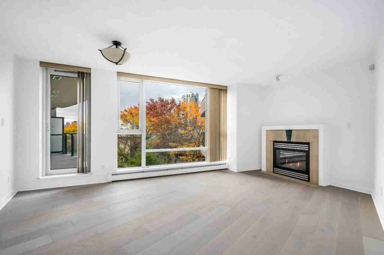 1383 Marinaside Cres #512 - Photo 4 of 19