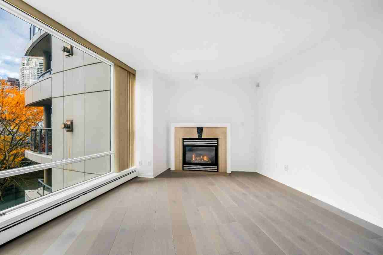 1383 Marinaside Cres #512 - Photo 5 of 19