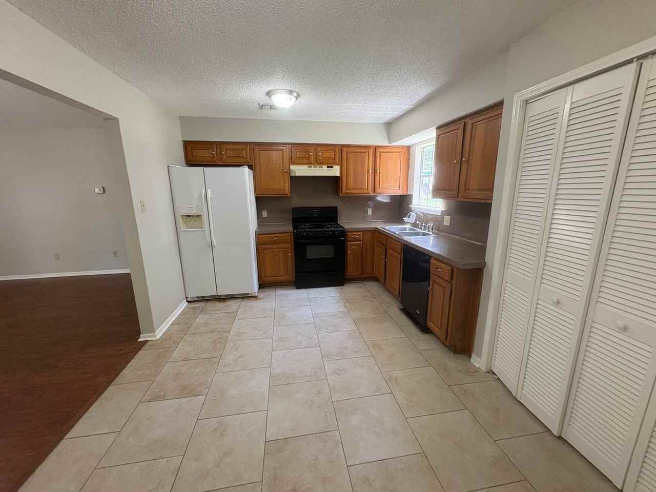 2304 Silver Spur - Photo 5 of 25