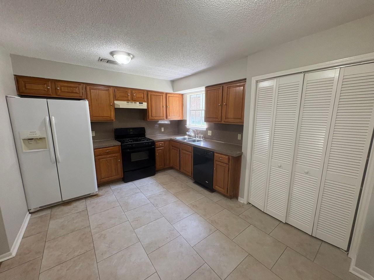 2304 Silver Spur - Photo 6 of 25