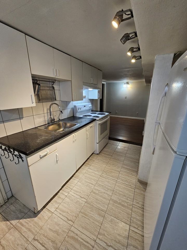 975 West 20th Avenue - Photo 6 of 13