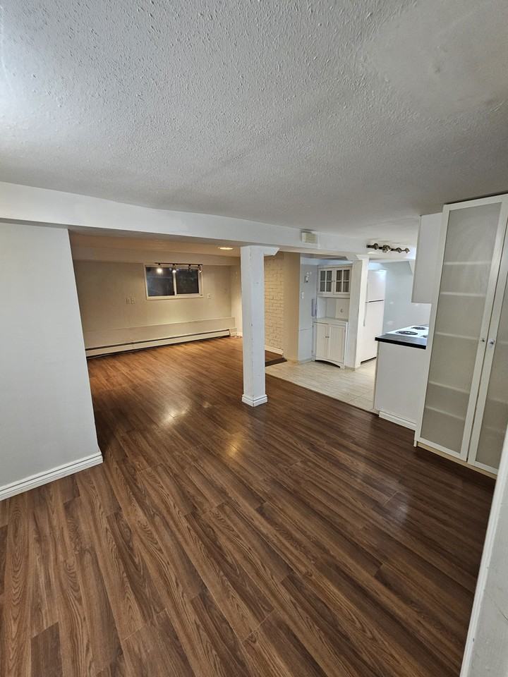 975 West 20th Avenue - Photo 4 of 13