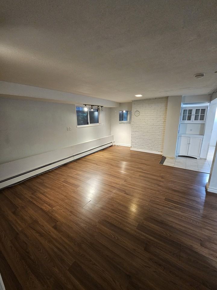 975 West 20th Avenue - Photo 3 of 13