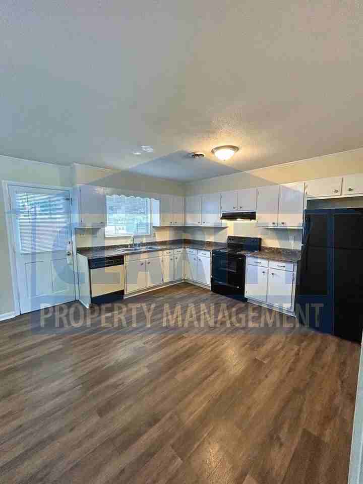 322 20th St Ne - Photo 7 of 19
