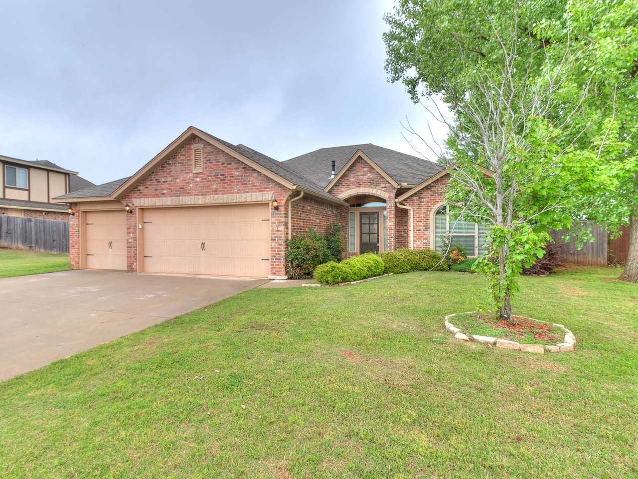 4909 Kelly Lakes Dr - Photo 2 of 50