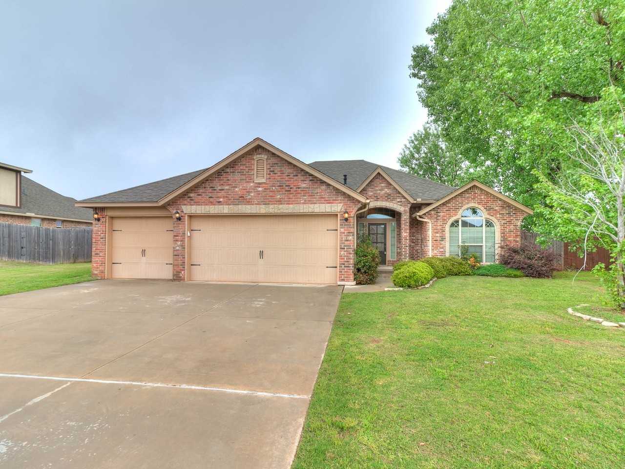 4909 Kelly Lakes Dr - Photo 3 of 50