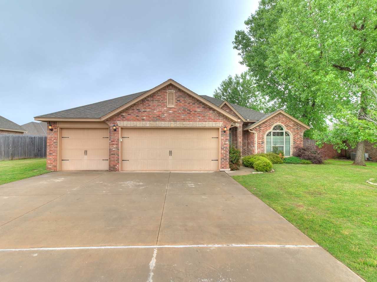 4909 Kelly Lakes Dr - Photo 4 of 50