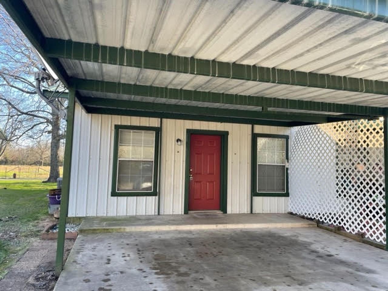 214 Hickory St - Photo 4 of 8