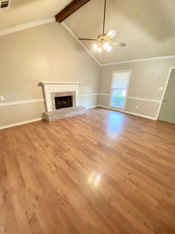 103 Fox Run Dr - Photo 4 of 17
