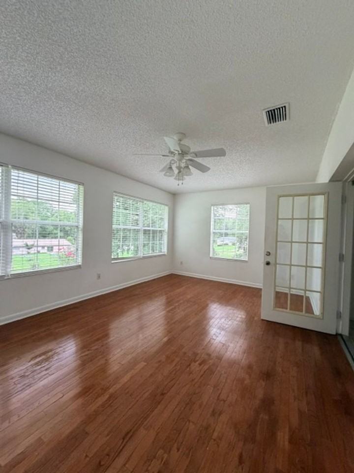 606 Second Ave - Photo 4 of 27
