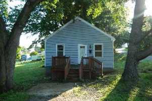 featured image of 2430 Carter St