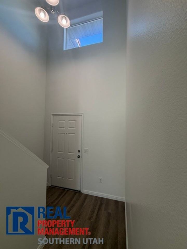 794 N 195 W - Photo 2 of 15