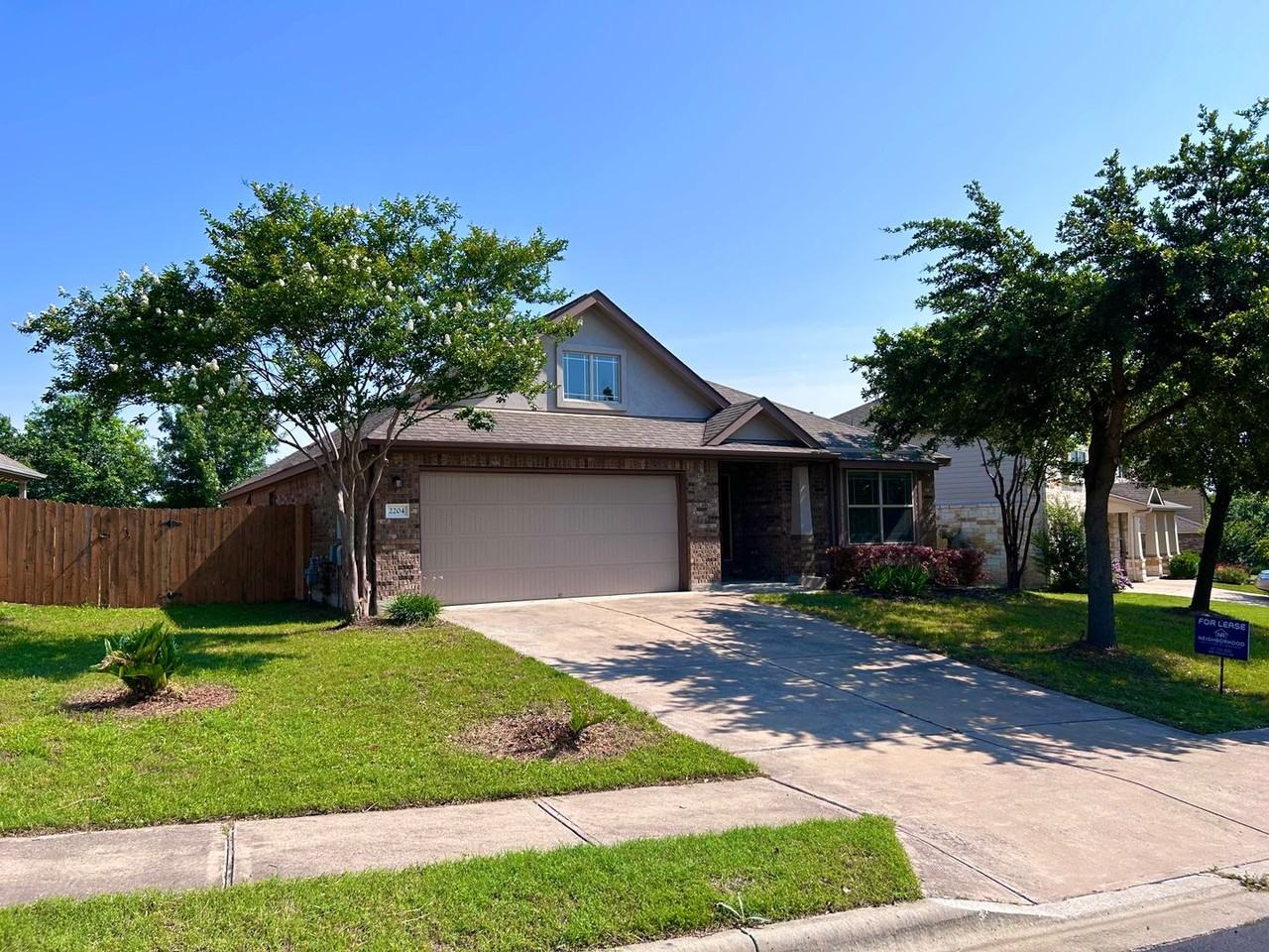 2204 Tranquility Ln - Photo 2 of 36