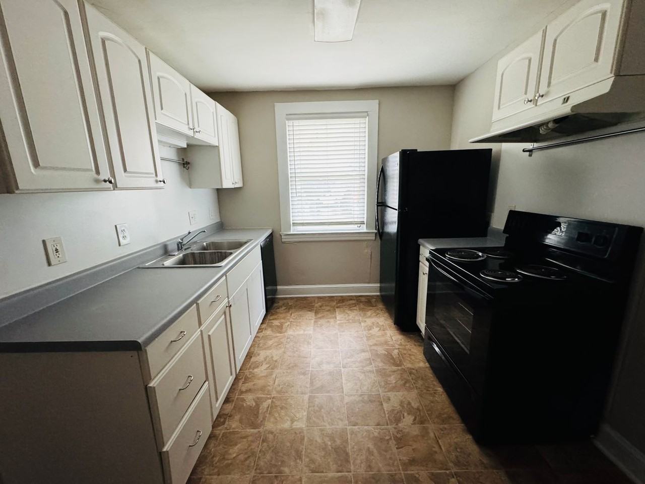 317 West Blvd - Photo 2 of 7