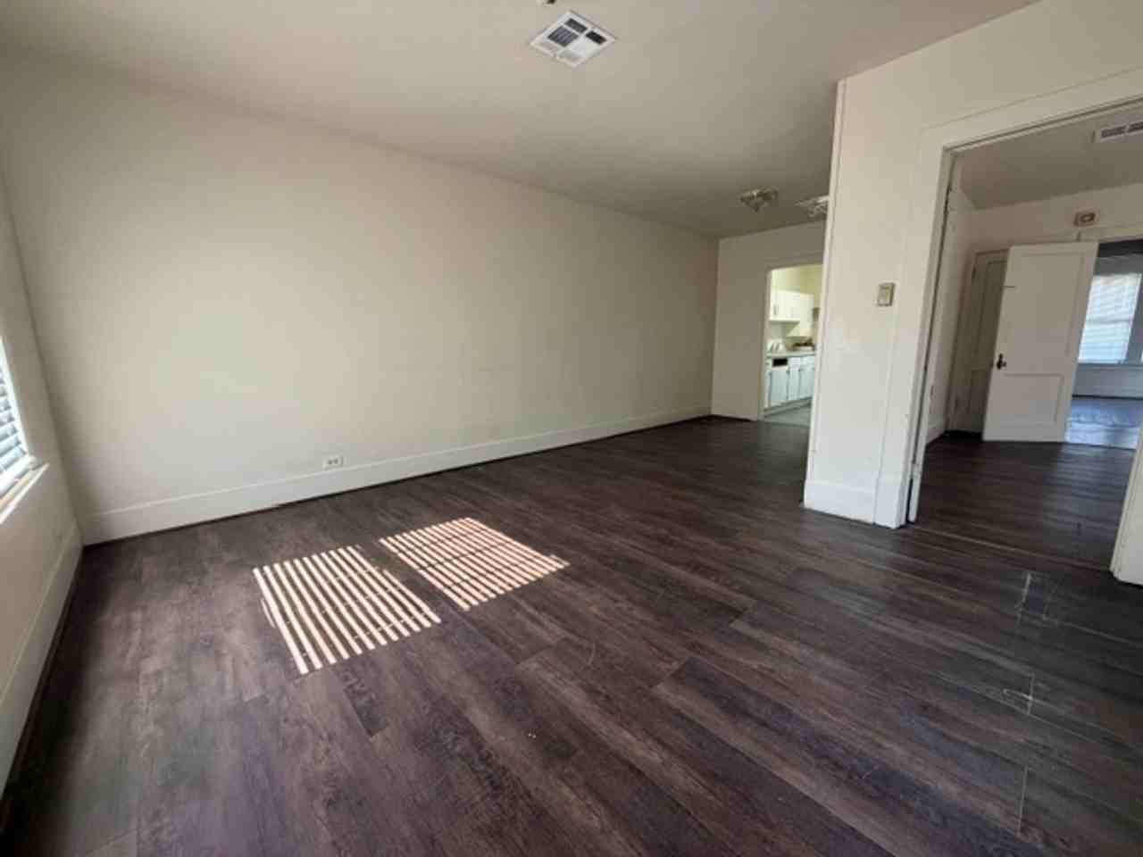 1634 Hodges St - Photo 2 of 8