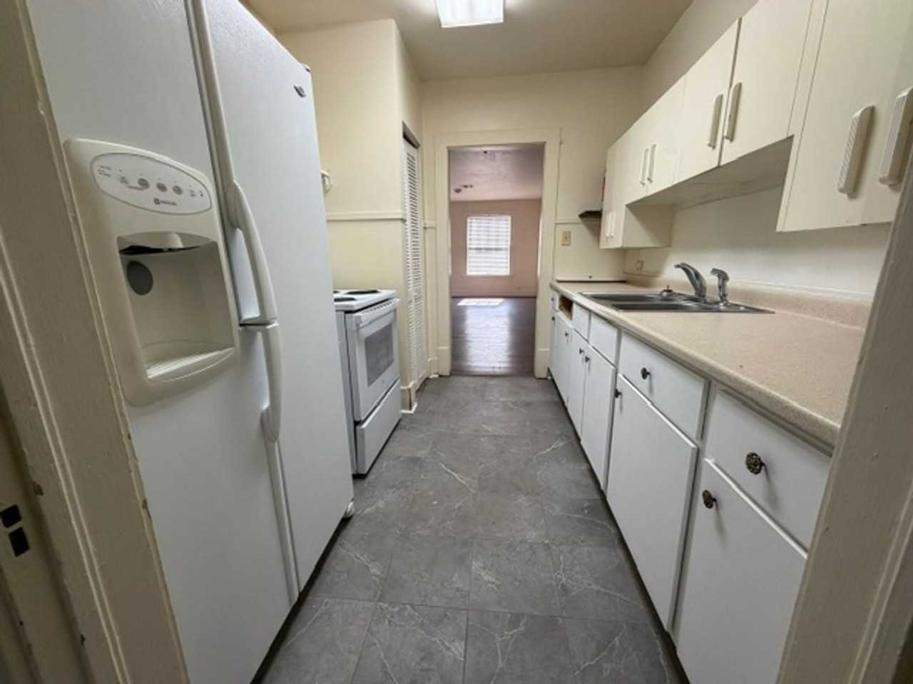 1634 Hodges St - Photo 4 of 8