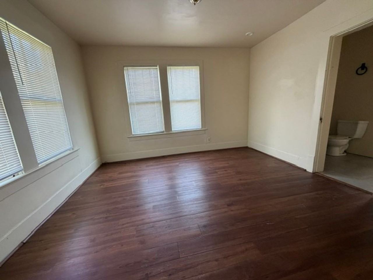 1634 Hodges St - Photo 5 of 8