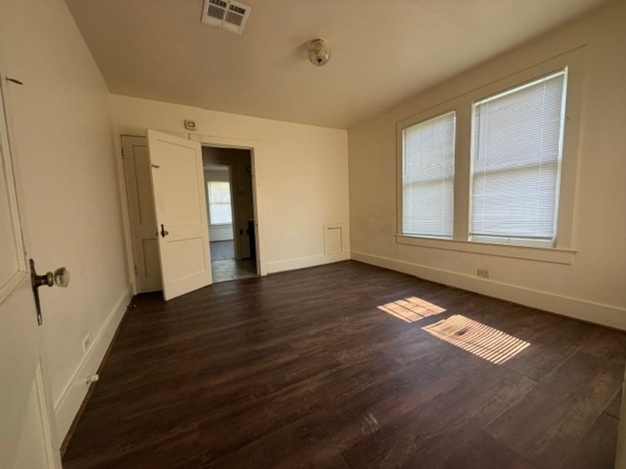 1634 Hodges St - Photo 6 of 8
