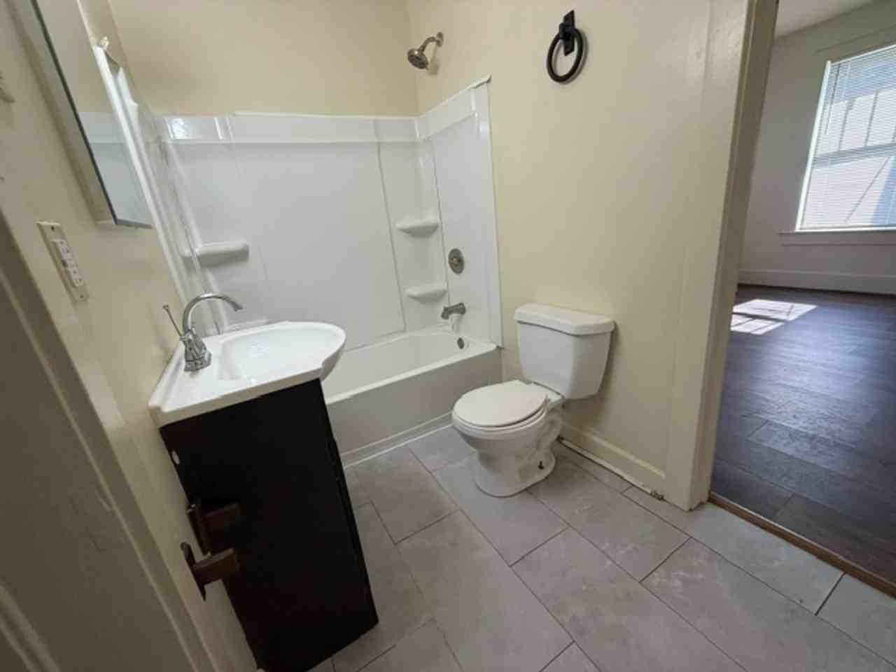 1634 Hodges St - Photo 7 of 8
