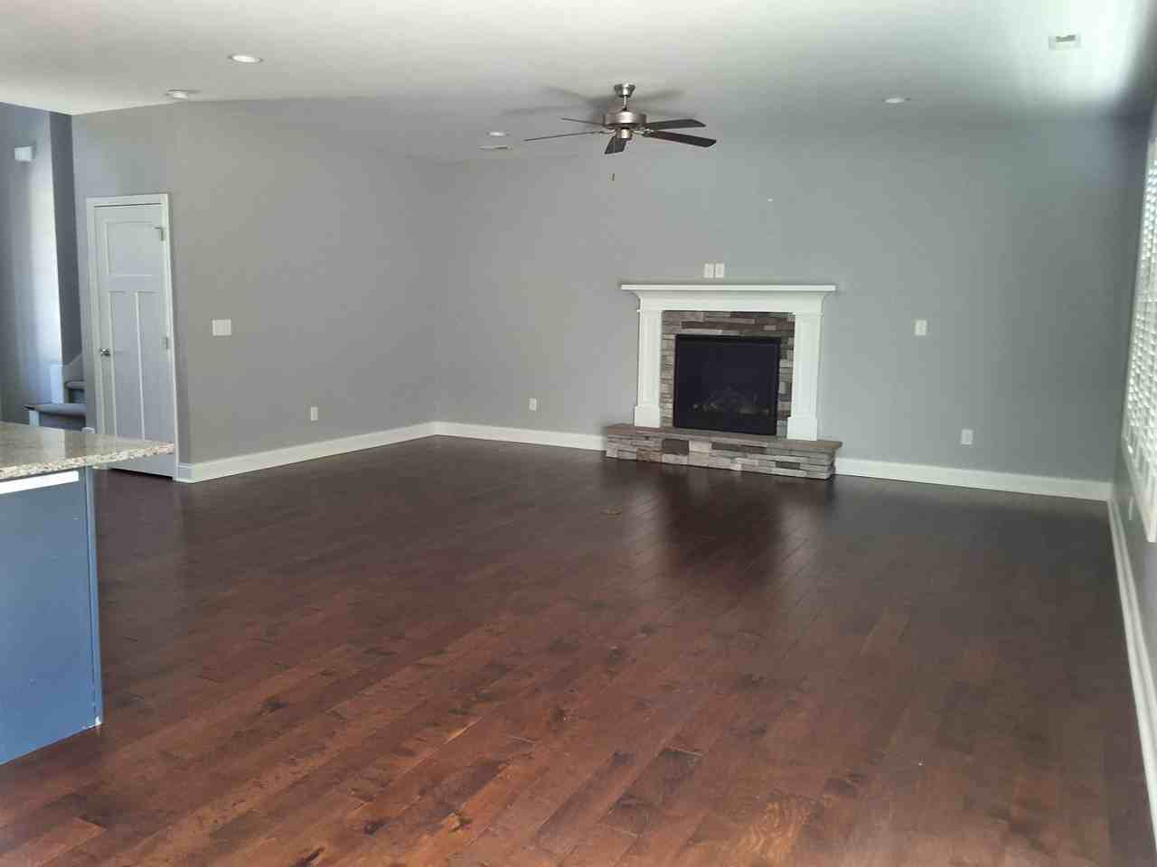 8914 Highbury Way - Photo 7 of 30