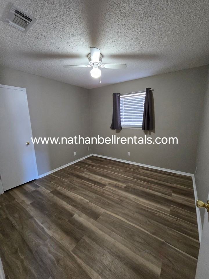 2140 40th St Se - Photo 5 of 13