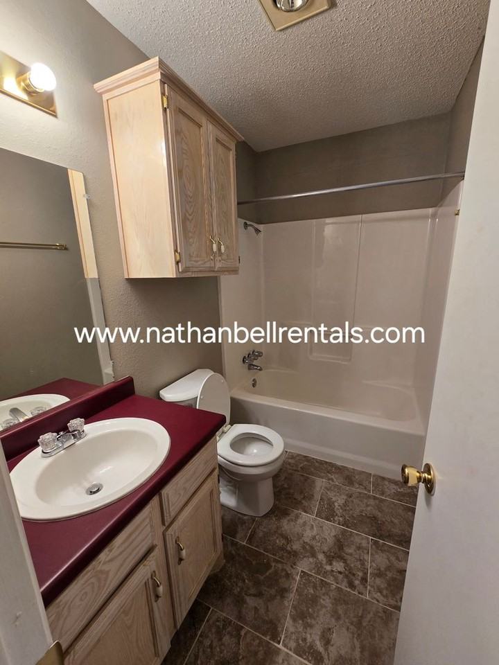 2140 40th St Se - Photo 6 of 13