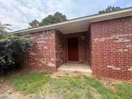 featured image of 3805 E 6th St