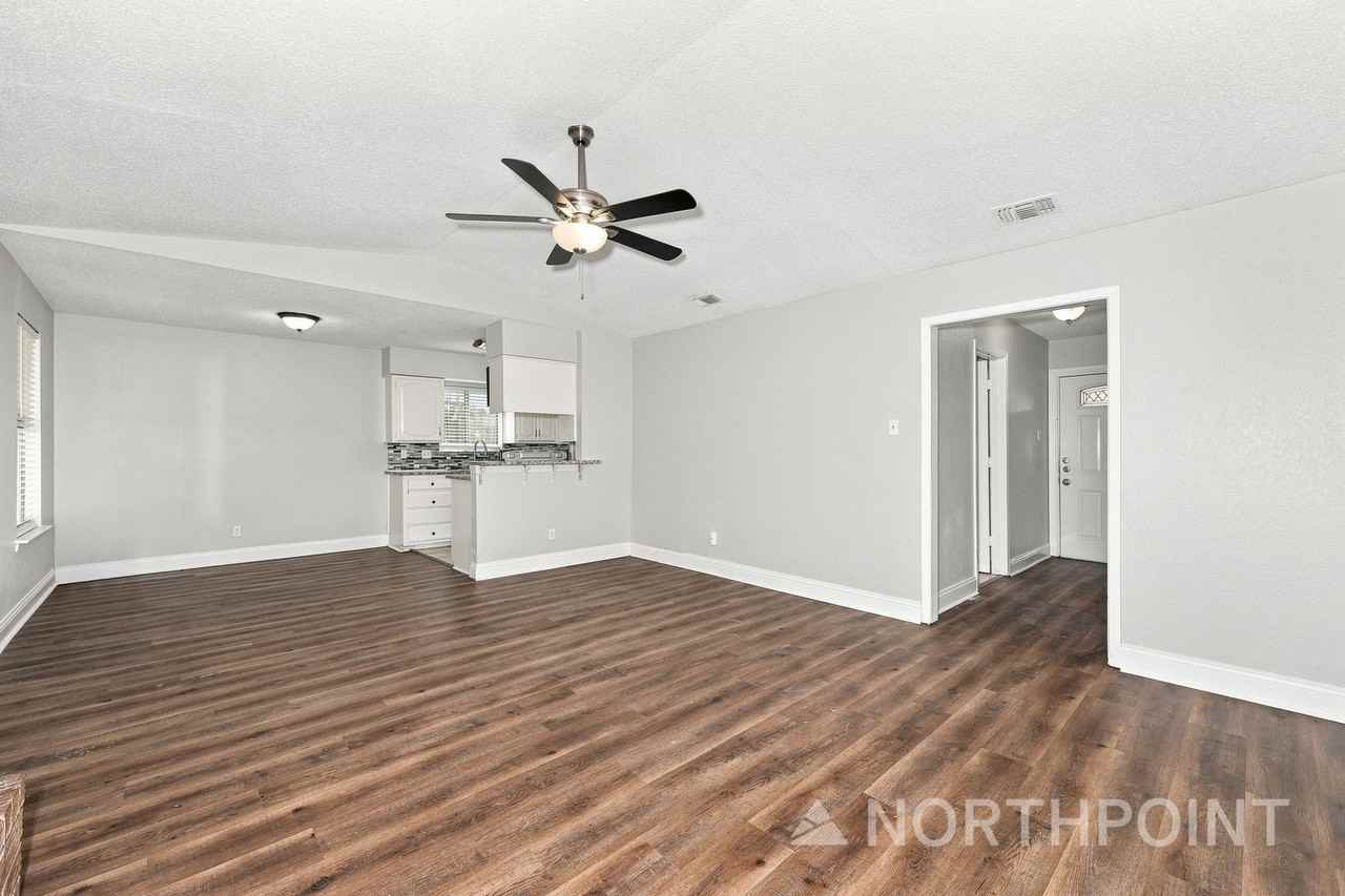 2616 Alamain Dr - Photo 2 of 15
