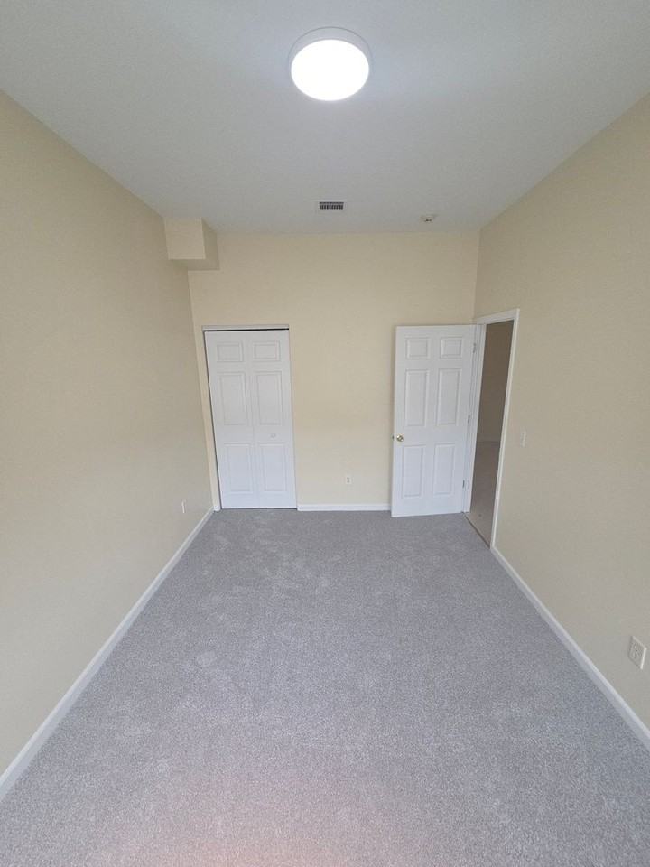 680 - BERGEN POINT BAYONNE RLTY LLC - Photo 4 of 14