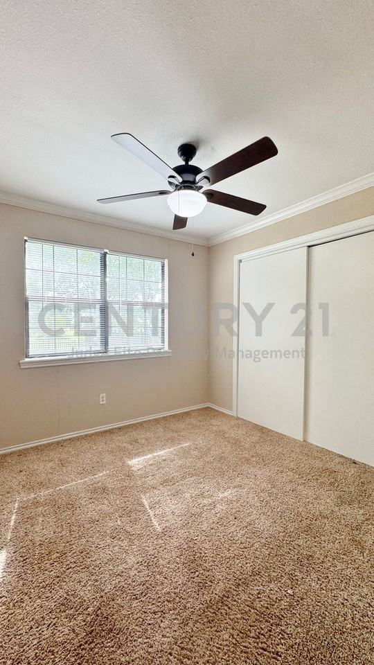 304 Boot Ranch Rd - Photo 5 of 16