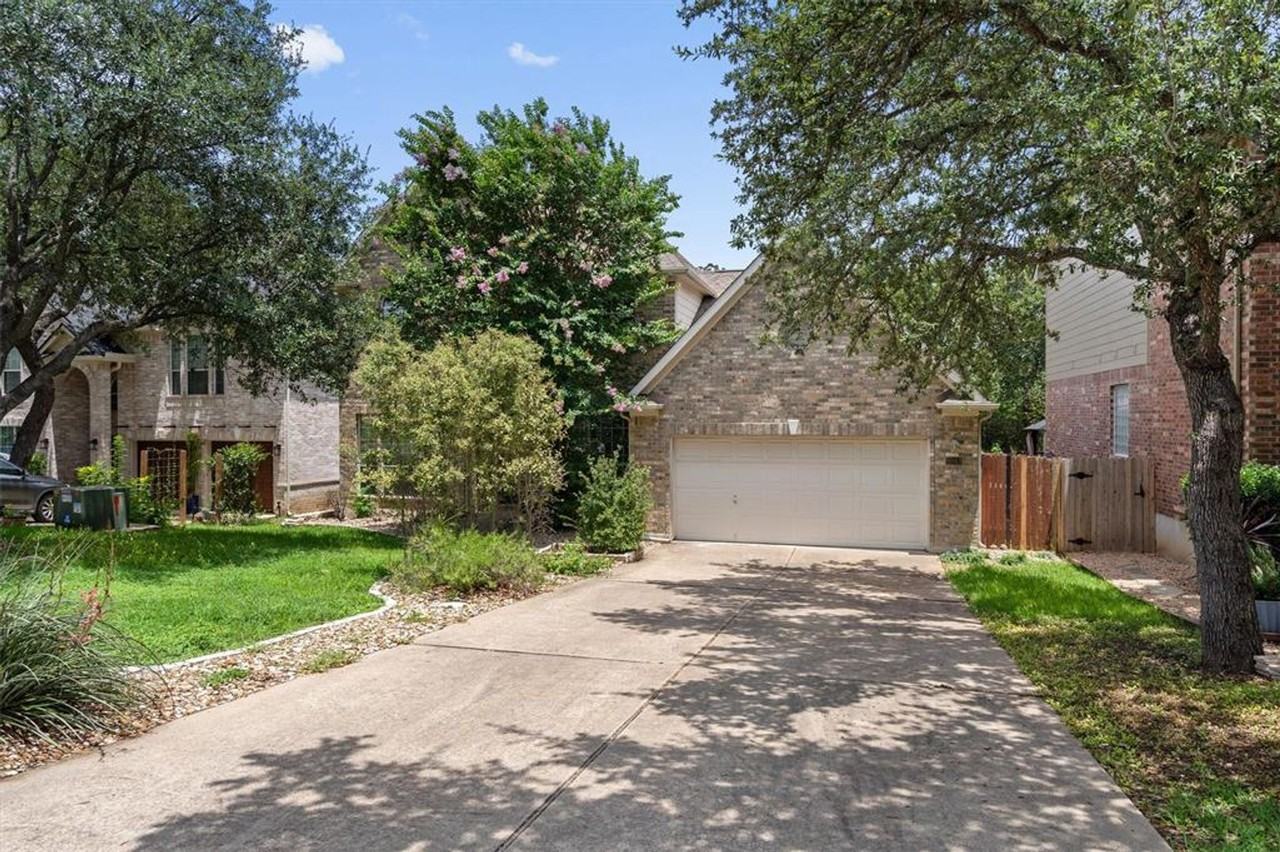 9013 Sautelle Ln - Photo 2 of 37