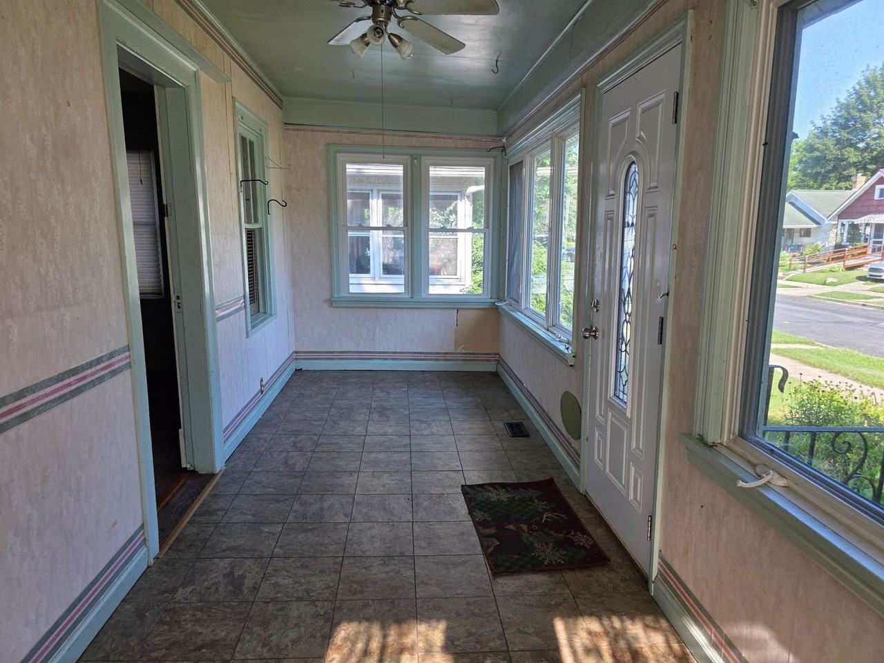 2226 Roger St - Photo 3 of 17