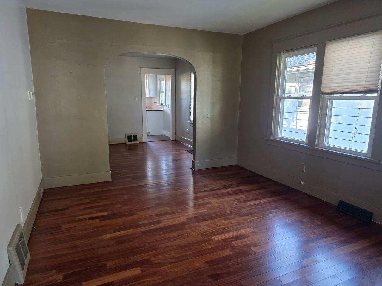 2226 Roger St - Photo 4 of 17