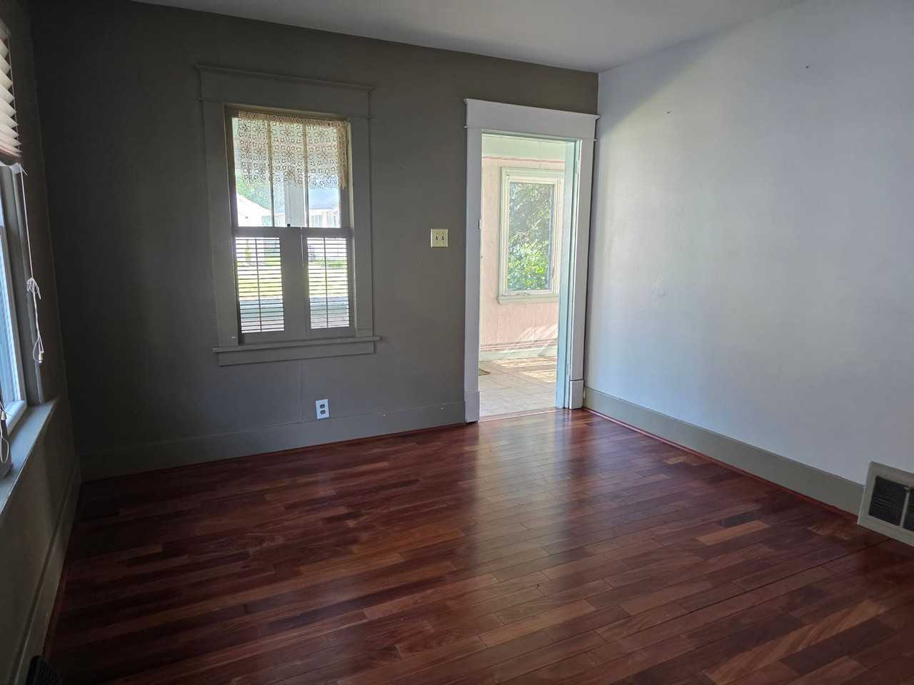 2226 Roger St - Photo 5 of 17