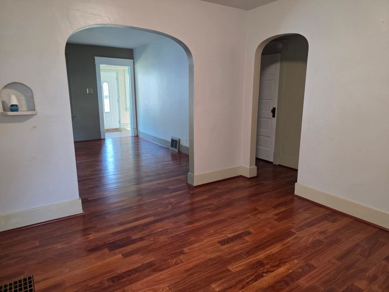 2226 Roger St - Photo 6 of 17