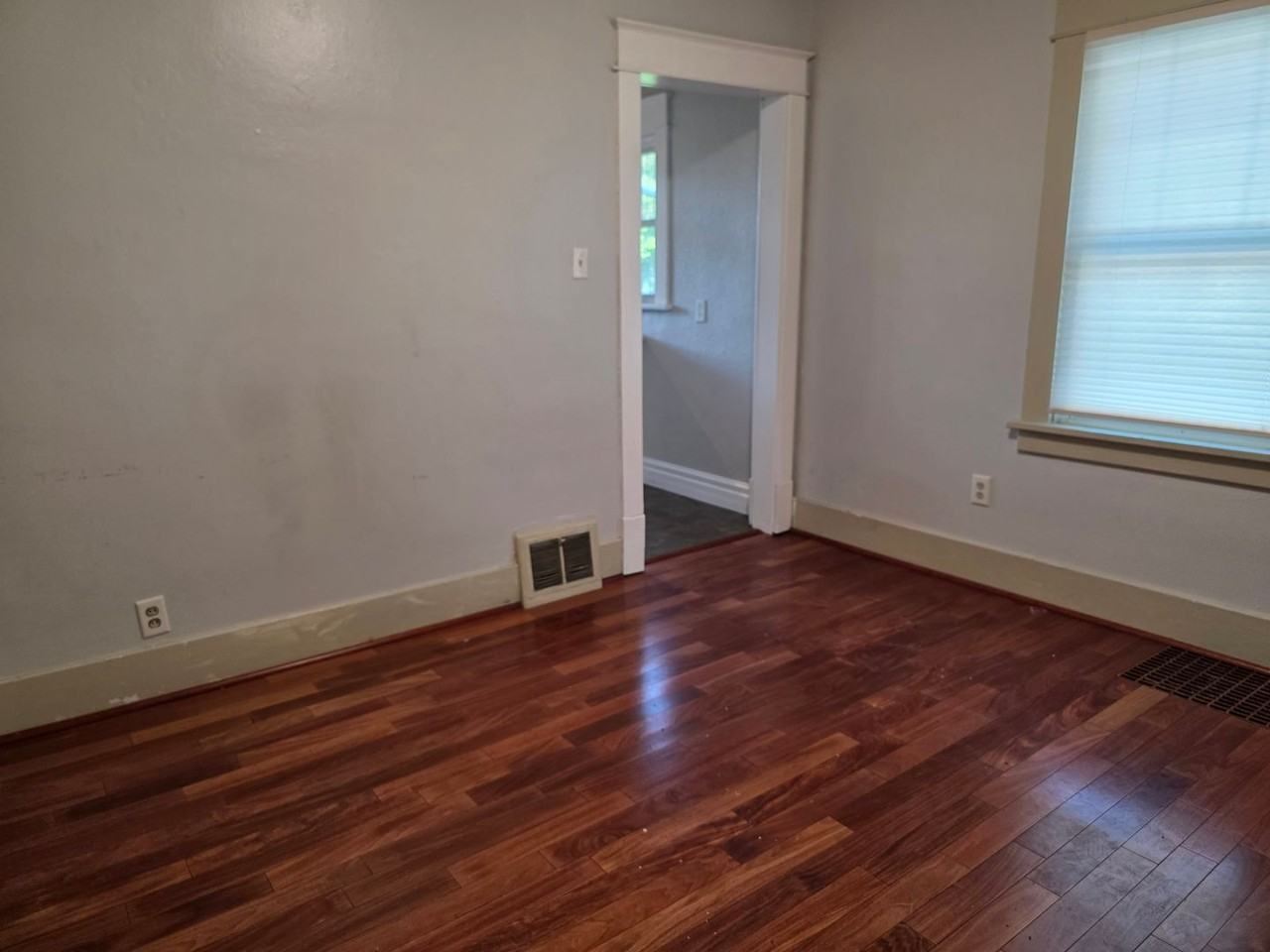 2226 Roger St - Photo 7 of 17