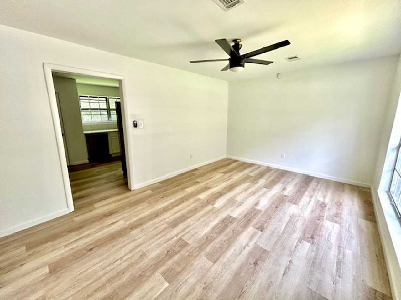 3215 Delia Ln Nw - Photo 3 of 18