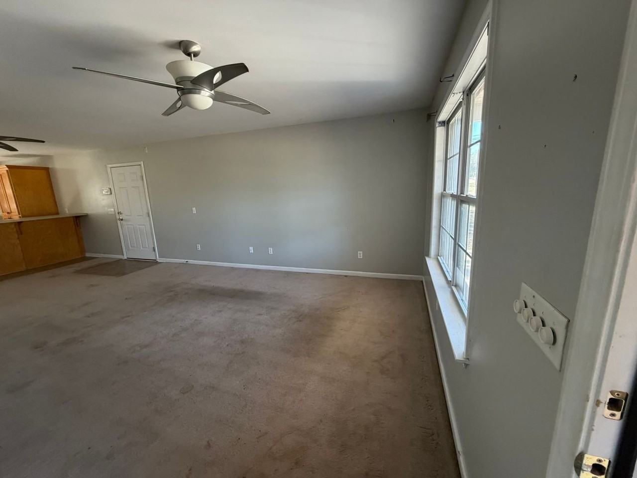511 W Watts St - Photo 2 of 24