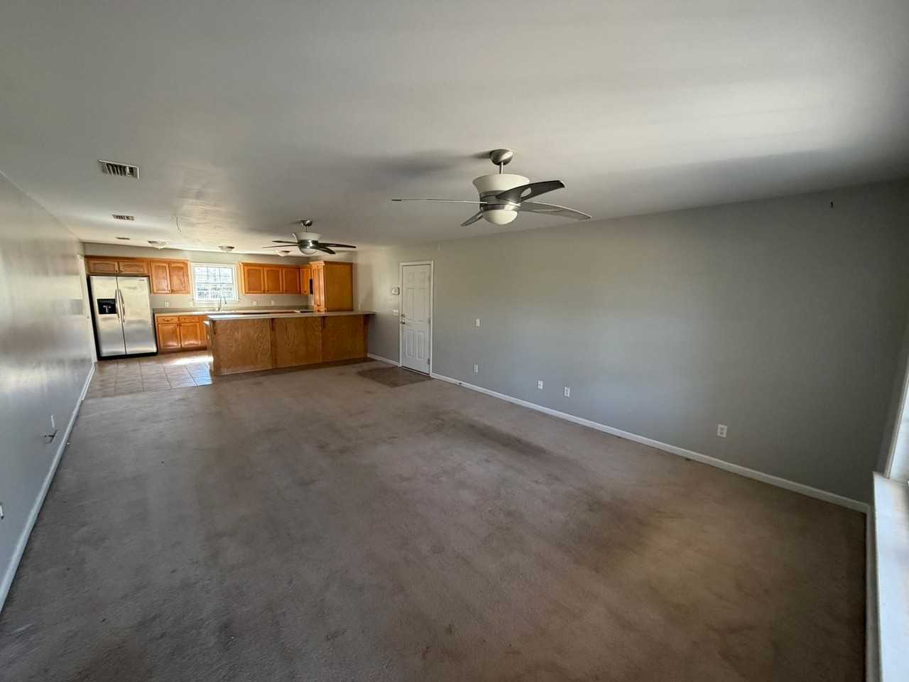 511 W Watts St - Photo 3 of 24