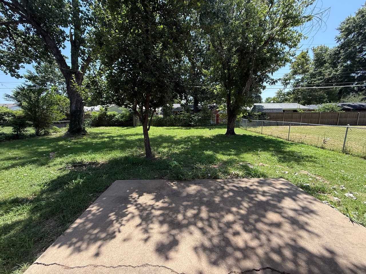 504 Highland Dr - Photo 2 of 13