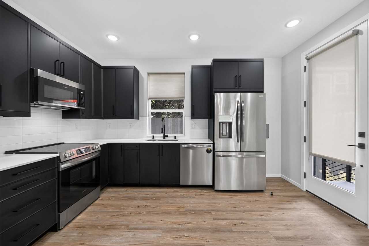 1472 21st Ave - Photo 3 of 34