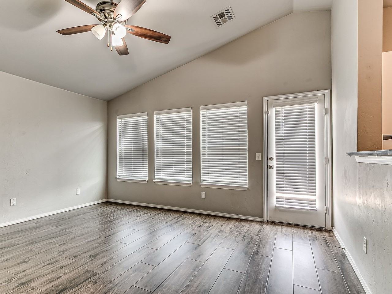 2816 Nw 187th Ter - Photo 4 of 24