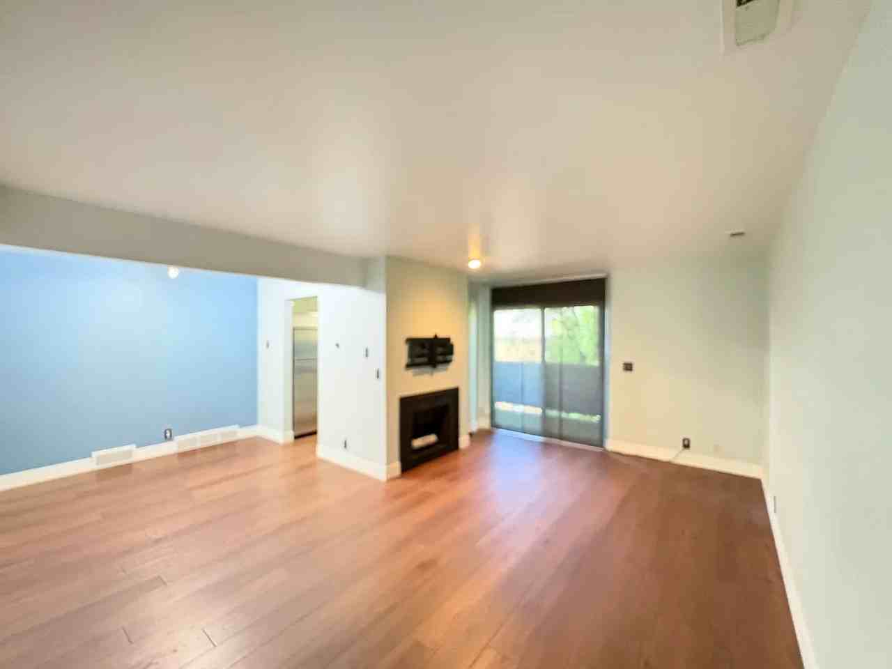 2416 S Elizabeth St #5 - Photo 2 of 23