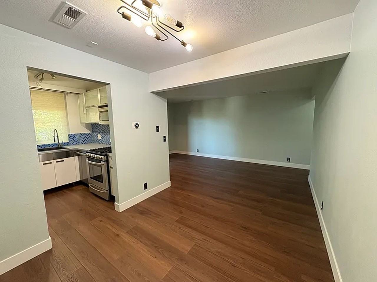 2416 S Elizabeth St #5 - Photo 3 of 23