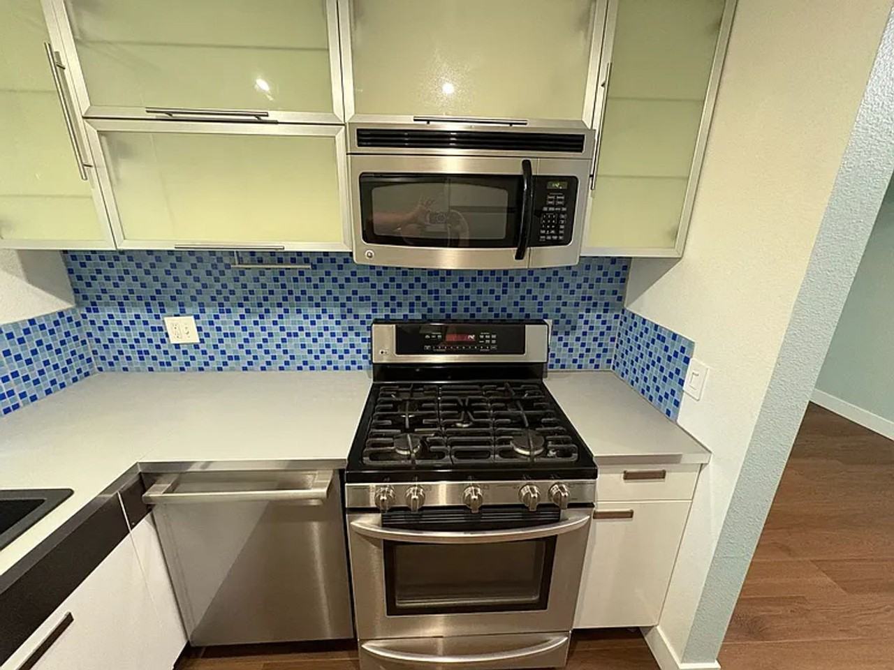 2416 S Elizabeth St #5 - Photo 6 of 23